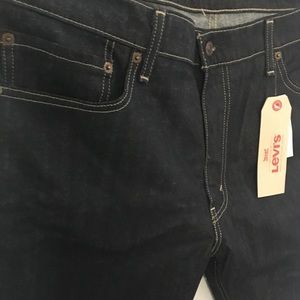 Authentic Levis slim Jeans